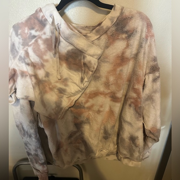 Free people set. - Picture 2 of 3